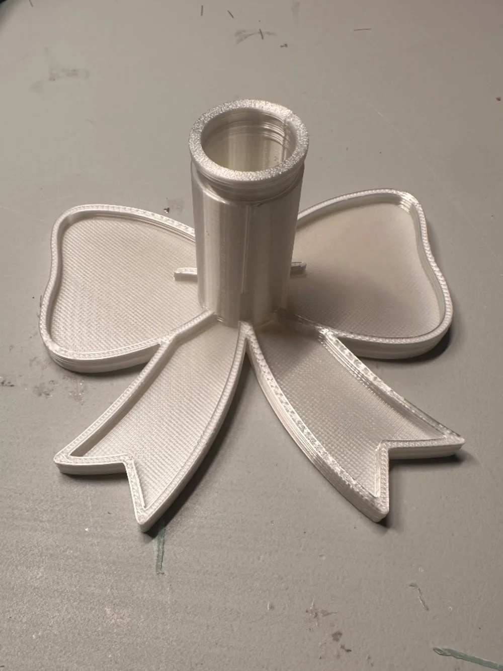 Bow pen stand